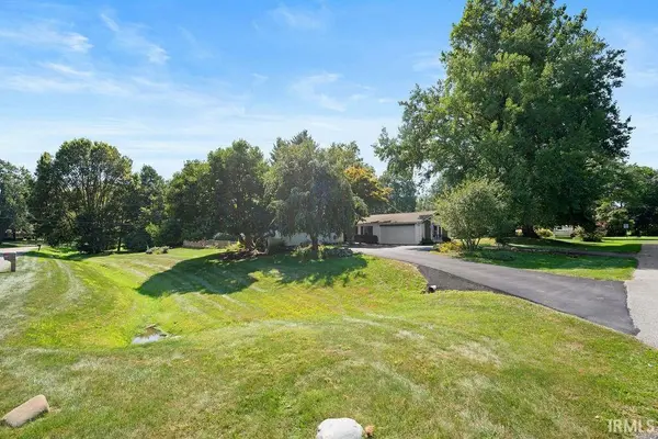 6401 WINDWOOD DR, Kokomo, IN 46901
