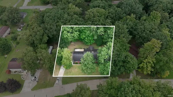 301 Oakwood DR, Albion, IN 46701