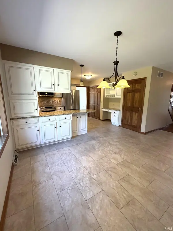 4611 Woods Tower DR, Newburgh, IN 47630