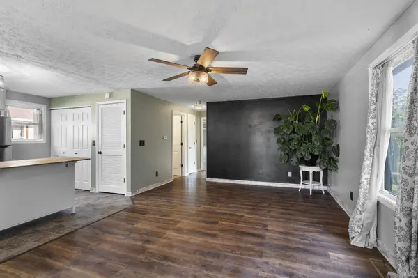 814 W Boone ST, Frankfort, IN 46041