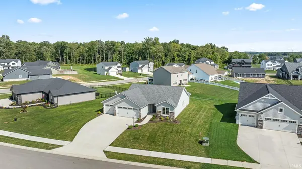 3418 Bruin PASS, Auburn, IN 46706
