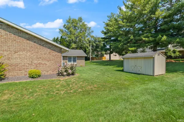 380 Lechner LN, Jasper, IN 47546