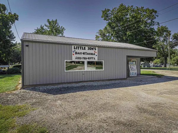 711 N Seventh ST, Petersburg, IN 47567