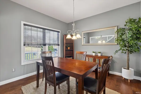 1621 W Dove DR, Bloomington, IN 47403-8731