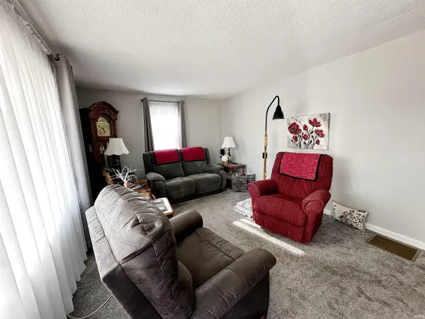 1804 Grand AVE, Washington, IN 47501
