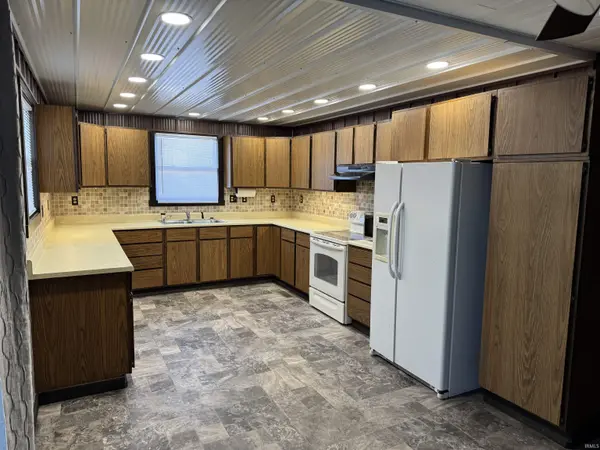2418 E 550 North RD, Rochester, IN 46975