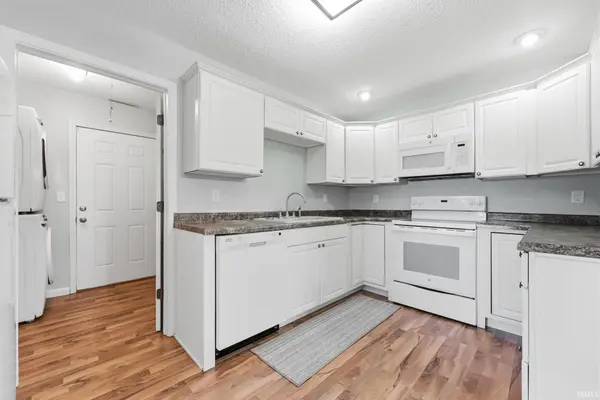 154 W 1St ST, Roanoke, IN 46783