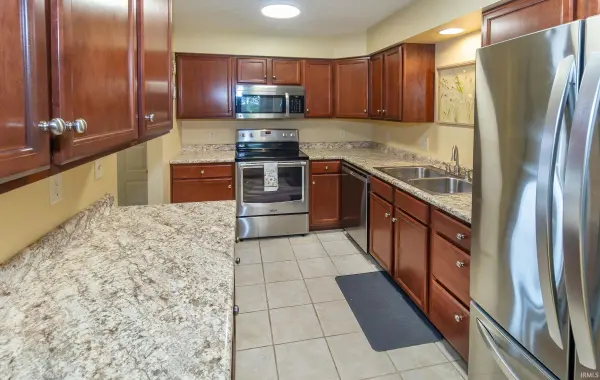714 Senate AVE, Evansville, IN 47711