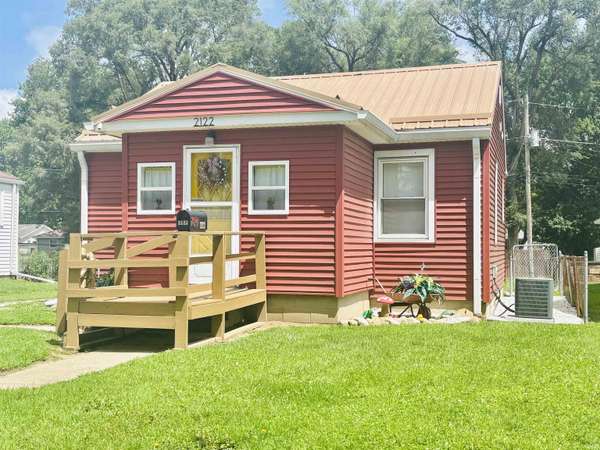 2122 Meharry ST, Lafayette, IN 47904