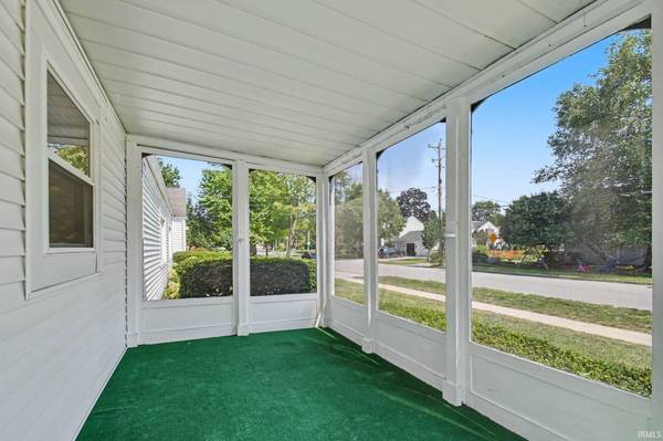 363 S Sunnyside AVE, South Bend, IN 46615