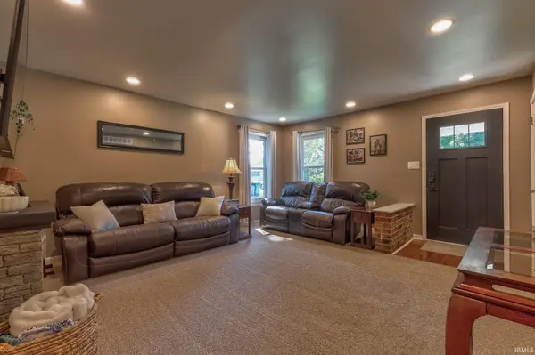 5215 James AVE, Evansville, IN 47712-3984