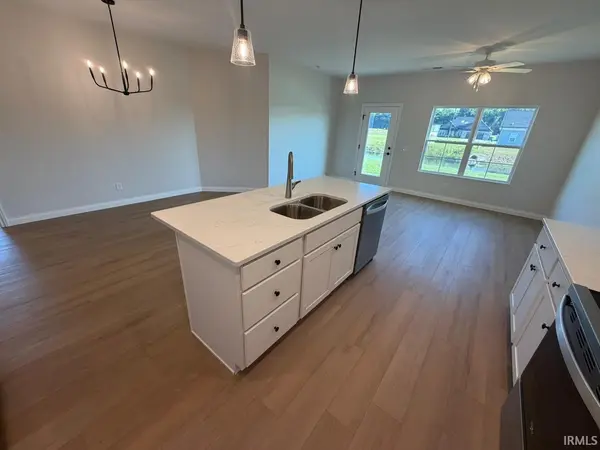 1707 Theo DR #2, Evansville, IN 47711