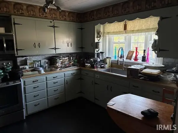 206 S Ellen ST, Elnora, IN 47529