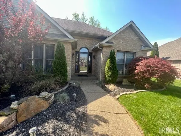 8933 Shadow Ridge DR, Newburgh, IN 47613