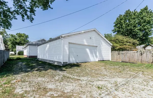 622 S Bennighof AVE, Evansville, IN 47714