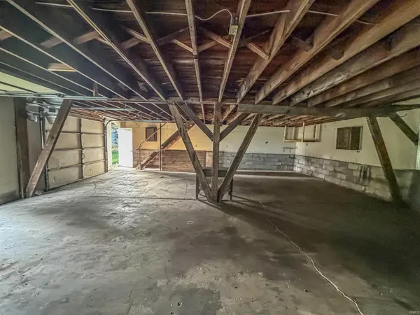 306 E South ST, Centerville, IN 47330-1424