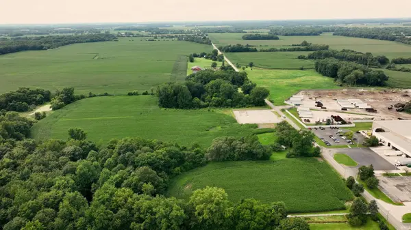 2001 W Crystal Lake RD, Warsaw, IN 46580
