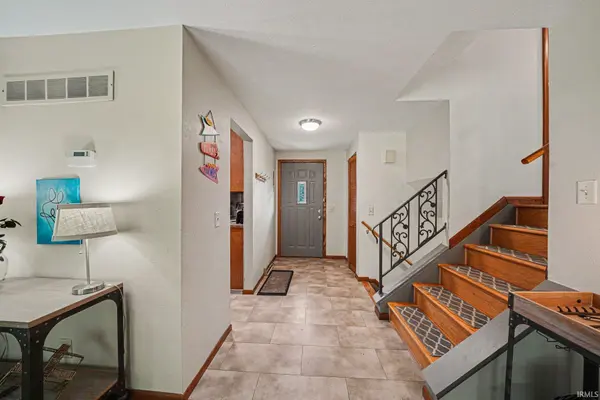 1601 Victoria DR, Elkhart, IN 46514
