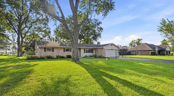 8000 S Sun Mor DR, Muncie, IN 47302