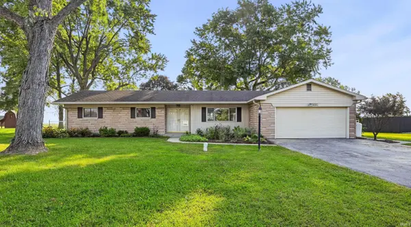 8000 S Sun Mor DR, Muncie, IN 47302