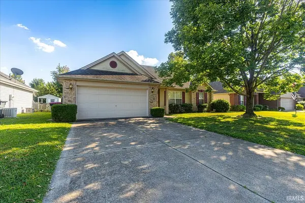 7955 Cedar Point DR, Newburgh, IN 47630