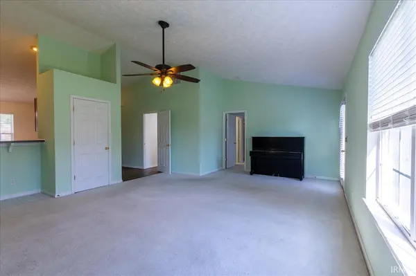 7955 Cedar Point DR, Newburgh, IN 47630