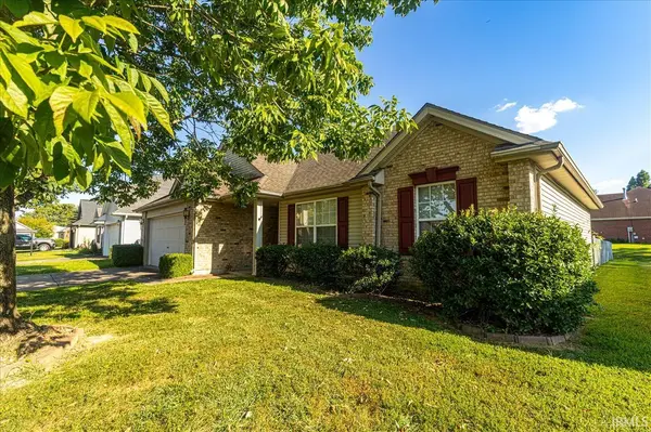 7955 Cedar Point DR, Newburgh, IN 47630