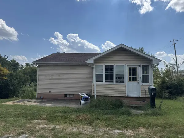 522 W Sherman ST, Oakland City, IN 47660