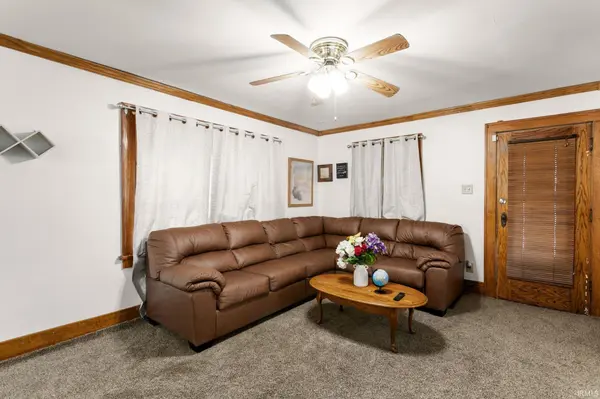 918 E Fox ST, South Bend, IN 46613-2933
