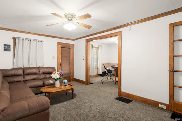 918 E Fox ST, South Bend, IN 46613-2933