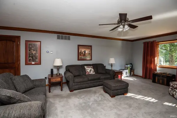 3268 E Hazelwood DR, Vincennes, IN 47591
