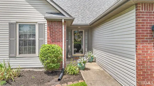 3244 S Southern Oaks DR, Bloomington, IN 47401-8000