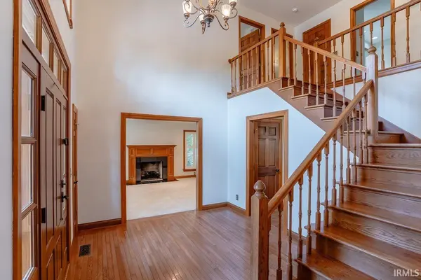 7122 Wedgewood DR, Newburgh, IN 47630