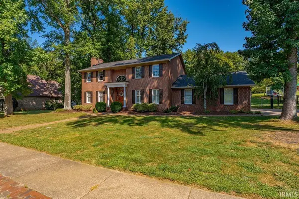 7122 Wedgewood DR, Newburgh, IN 47630