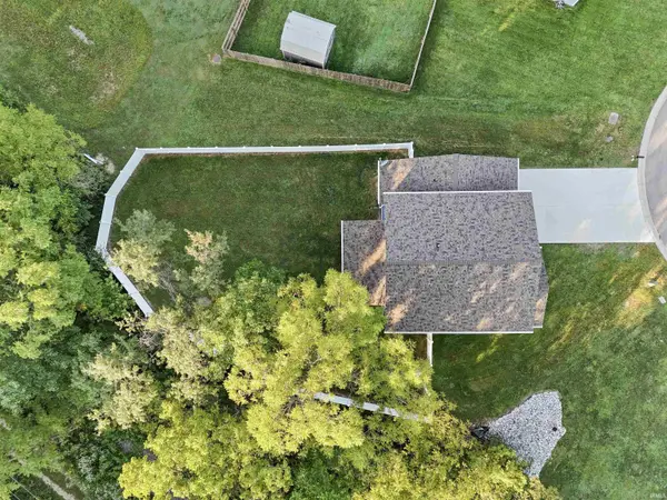 734 N Livy CT, Ellettsville, IN 47429
