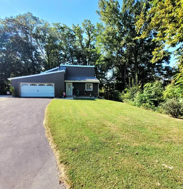 329 W North ST, Delphi, IN 46923