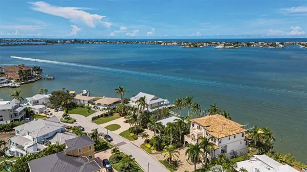 52 N PINE CIR, Belleair, FL 33756