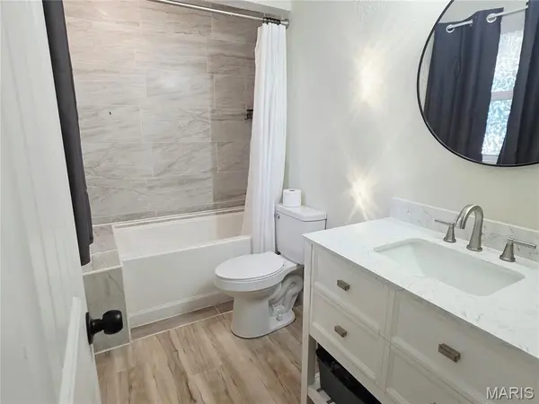 7305 N Wishing Well DR, Columbia, MO 65202