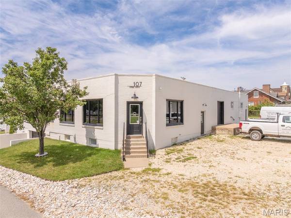 221 E 1st ST, Wright City, MO 63390