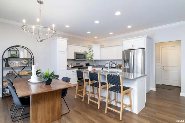 3976 ORCHARD DR, Bettendorf, IA 52722