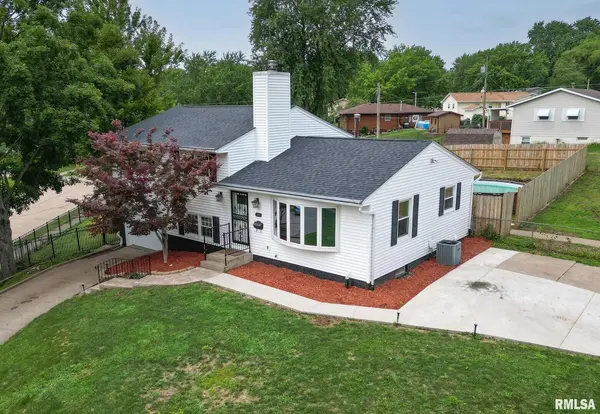 811 NORTHBROOK DR, Davenport, IA 52806