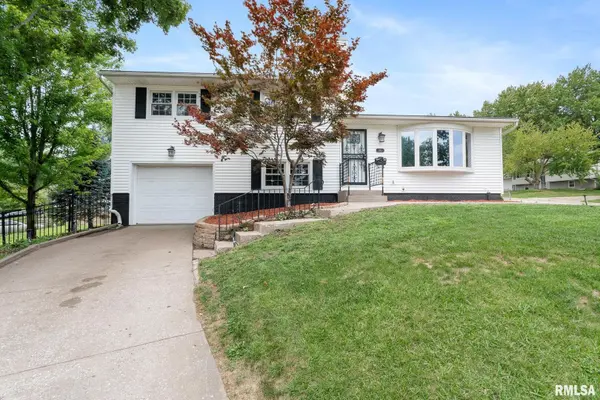 811 NORTHBROOK DR, Davenport, IA 52806