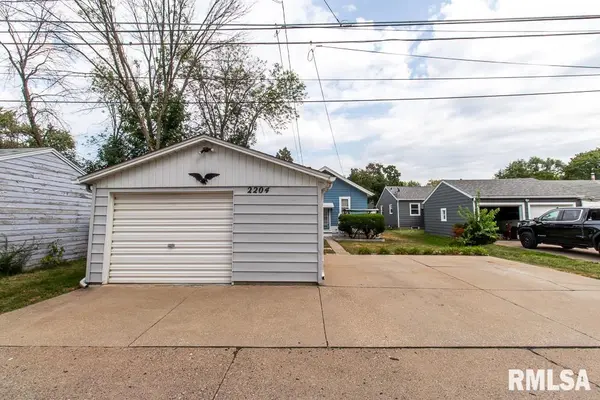 2204 44TH ST, Rock Island, IL 61201