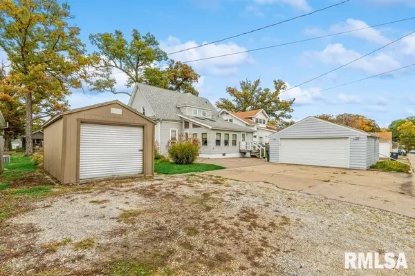 2904 12TH AVE, Moline, IL 61265