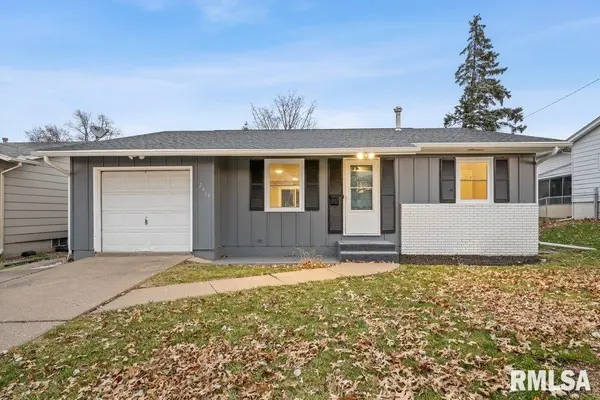 2613 N GAYMAN AVE, Davenport, IA 52804