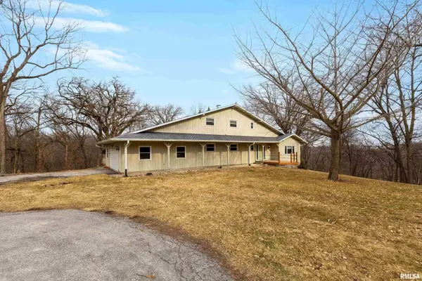 11515 103RD Avenue CT, Coal Valley, IL 61240
