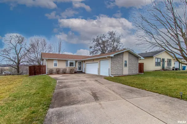 812 HACKER ST, Buffalo, IA 52728