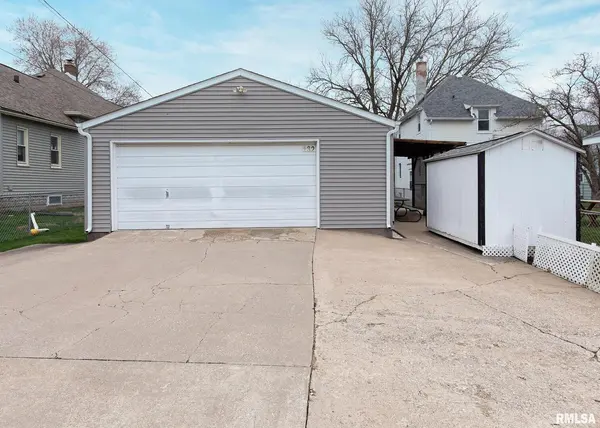 132 N ELMWOOD AVE, Davenport, IA 52802