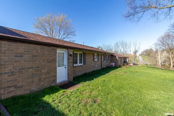 1814 E 38TH Street CT #8B, Davenport, IA 52807