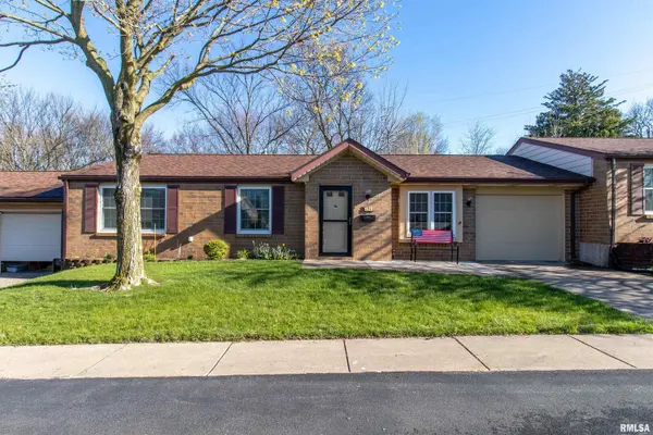1814 E 38TH Street CT #8B, Davenport, IA 52807